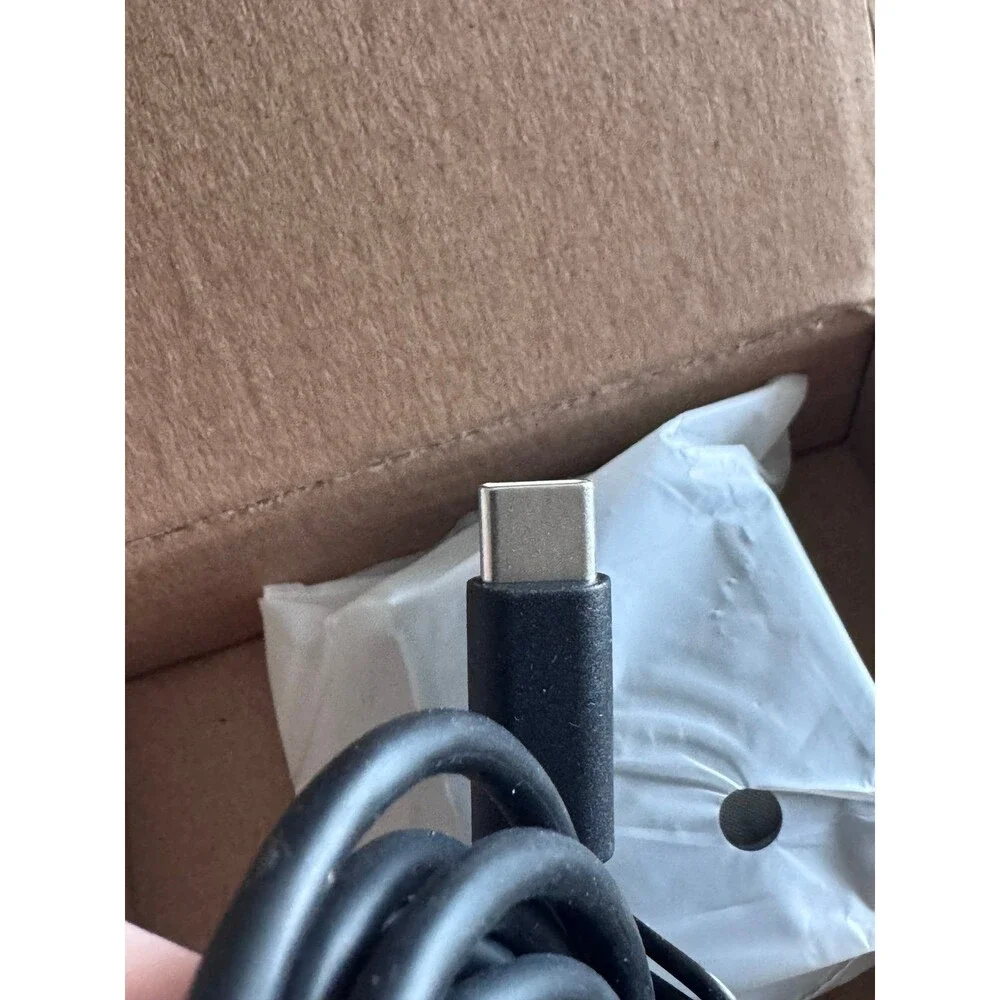 Lot of 4 USB-C to Lightning phone chargers with 20w Power Blocks